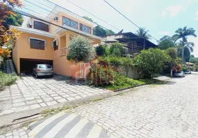 Foto 1 de Casa de Condomínio com 4 Quartos à venda, 249m² em Badu, Niterói