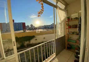 Foto 1 de Apartamento com 3 Quartos à venda, 90m² em Kobrasol, São José