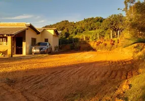 Foto 1 de Fazenda/Sítio com 3 Quartos à venda, 102m² em , Ouro Fino