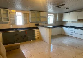 Foto 1 de Casa com 3 Quartos à venda, 250m² em Setor Coimbra, Goiânia