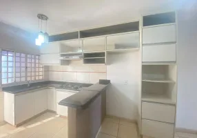 Foto 1 de Casa com 3 Quartos para venda ou aluguel, 120m² em Parque Veiga Jardim, Aparecida de Goiânia