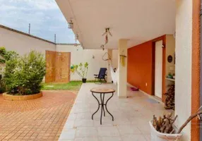 Foto 1 de Casa com 4 Quartos à venda, 306m² em Jardim Previdência, São Paulo