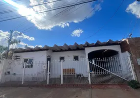 Foto 1 de Casa com 2 Quartos à venda, 214m² em Sobrinho, Campo Grande