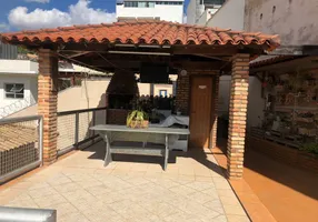 Foto 1 de Casa com 4 Quartos à venda, 172m² em Parque Pedro II, Belo Horizonte