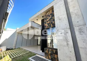 Foto 1 de Casa com 3 Quartos à venda, 175m² em Jardim Botânico, Uberlândia