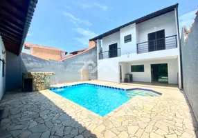 Foto 1 de Sobrado com 4 Quartos à venda, 237m² em Balneario Josedy , Peruíbe