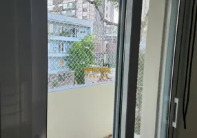 Foto 1 de Apartamento com 2 Quartos para alugar, 50m² em Aclimação, São Paulo