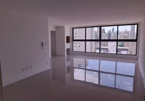 Foto 1 de Apartamento com 3 Quartos à venda, 117m² em Centro, Balneário Camboriú