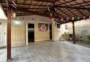 Foto 1 de Casa com 4 Quartos para venda ou aluguel, 198m² em Centro, Campos dos Goytacazes