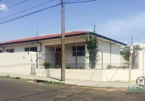 Foto 1 de Casa com 3 Quartos para venda ou aluguel, 320m² em Centro, Araraquara