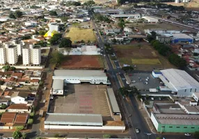 Foto 1 de Prédio Comercial para venda ou aluguel, 2200m² em Nova Vila Maria, Rio Verde
