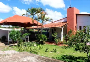 Foto 1 de Casa com 8 Quartos à venda, 340m² em Candelária, Natal