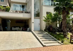 Foto 1 de Casa de Condomínio com 4 Quartos à venda, 370m² em Alphaville, Santana de Parnaíba