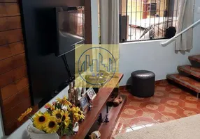 Foto 1 de Sobrado com 2 Quartos à venda, 110m² em Campestre, Santo André