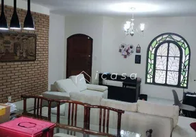 Foto 1 de Casa com 4 Quartos para venda ou aluguel, 201m² em Centro, Caçapava