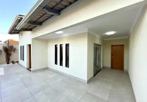 Foto 1 de Casa com 3 Quartos à venda, 210m² em Setor Faiçalville, Goiânia