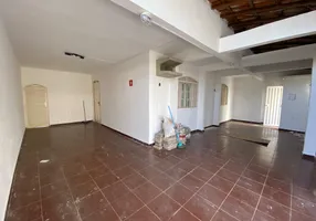 Foto 1 de Imóvel Comercial com 4 Quartos para alugar, 200m² em Cazeca, Uberlândia