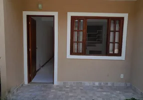 Foto 1 de Casa com 2 Quartos para alugar, 60m² em Parque do Imbuí, Teresópolis