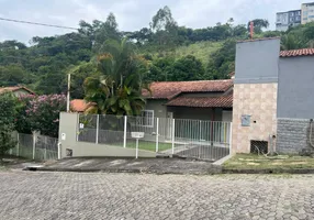 Foto 1 de Casa com 4 Quartos à venda, 340m² em Jardim Amália, Volta Redonda