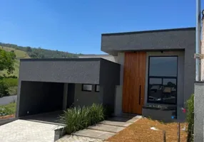 Foto 1 de Casa de Condomínio com 3 Quartos à venda, 250m² em Condomínio Portal da Serra, Bragança Paulista