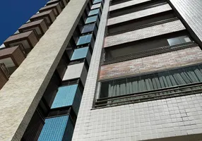Foto 1 de Apartamento com 2 Quartos à venda, 76m² em Meireles, Fortaleza