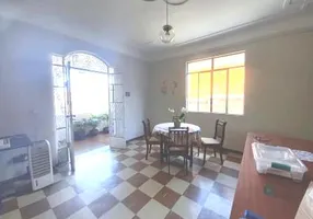 Foto 1 de Sobrado com 3 Quartos à venda, 300m² em Floresta, Belo Horizonte