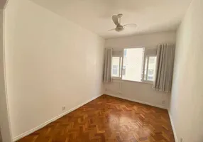 Foto 1 de Kitnet com 1 Quarto à venda, 35m² em Copacabana, Rio de Janeiro