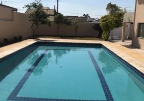 Foto 1 de Casa com 4 Quartos à venda, 180m² em Balneario Florida, Praia Grande