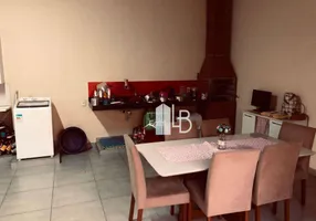 Foto 1 de Casa com 4 Quartos à venda, 150m² em Conjunto Alvorada, Uberlândia