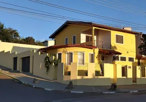 Foto 1 de Sobrado com 4 Quartos à venda, 370m² em Jardim Quarto Centenário, Campinas