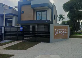 Foto 1 de Sobrado com 3 Quartos à venda, 187m² em Água Verde, Curitiba