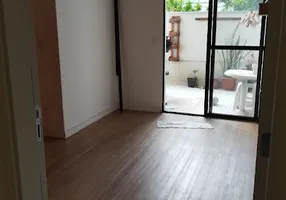 Foto 1 de Apartamento com 2 Quartos à venda, 65m² em Vila Carmosina, São Paulo