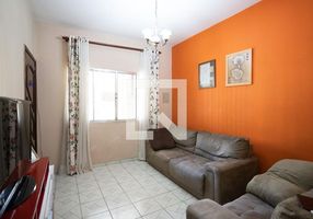 Casa na Rua 19 de Abril, 53, Santa Maria em Osasco, por R$ 450.000 - Viva  Real