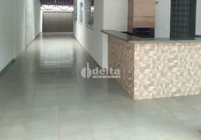 Foto 1 de Casa com 3 Quartos à venda, 187m² em Jardim Europa, Uberlândia