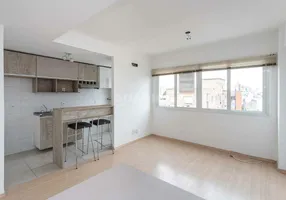 Foto 1 de Apartamento com 2 Quartos para alugar, 55m² em Santana, Porto Alegre