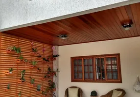 Foto 1 de Sobrado com 4 Quartos à venda, 198m² em Jardim do Papai, Guarulhos