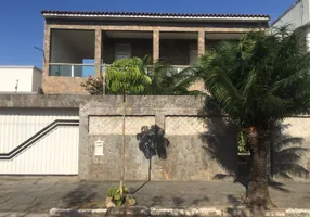 Foto 1 de Casa com 5 Quartos à venda, 420m² em Parque Turf Club, Campos dos Goytacazes