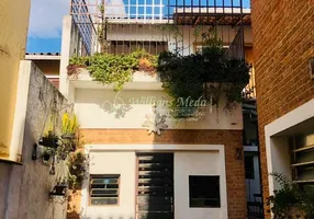 Foto 1 de Sobrado com 5 Quartos à venda, 225m² em Vila Cordeiro, São Paulo