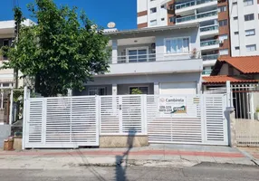 Foto 1 de Casa com 6 Quartos à venda, 200m² em Barreiros, São José