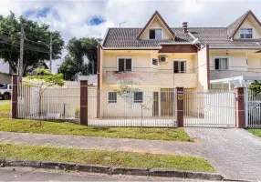 Foto 1 de Sobrado com 4 Quartos à venda, 161m² em Santa Cândida, Curitiba