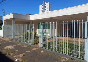 Foto 1 de Casa com 4 Quartos para alugar, 150m² em Nossa Senhora Aparecida, Uberlândia