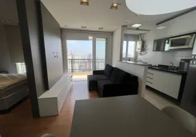 Foto 1 de Apartamento com 1 Quarto para alugar, 40m² em Vila Regente Feijó, São Paulo