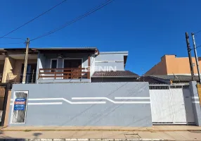 Foto 1 de Sobrado com 4 Quartos à venda, 168m² em Mato Grande, Canoas