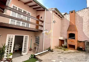 Foto 1 de Sobrado com 3 Quartos para venda ou aluguel, 224m² em Vila Humaita, Santo André