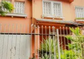Foto 1 de Casa com 4 Quartos à venda, 600m² em Rio Branco, Porto Alegre