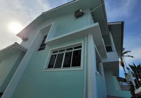 Foto 1 de Casa com 4 Quartos à venda, 230m² em Capoeiras, Florianópolis