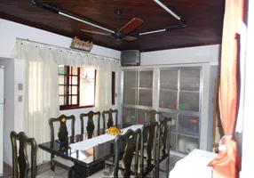 Foto 1 de Casa com 4 Quartos à venda, 220m² em Indaiá, Caraguatatuba