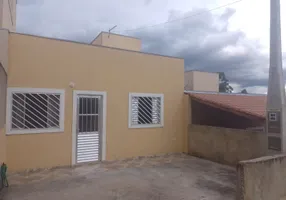 Foto 1 de Casa de Condomínio com 2 Quartos à venda, 60m² em Jardim Vitória, Mairinque