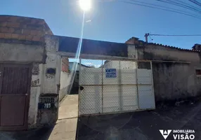 Foto 1 de Casa com 2 Quartos para alugar, 64m² em Leblon, Uberaba