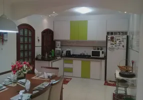 Foto 1 de Sobrado com 3 Quartos à venda, 220m² em Vila Unidos, São José dos Campos